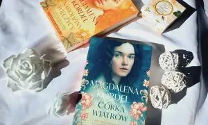 Książki Magdaleny Kordel: "Narodziny Wilczycy" i "Córka Wiatrów". Kolejność czytania może być dowolna, by odkryć tajemnice Wilczego Dworu.