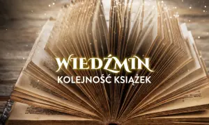 Otwarta, stara księga z widocznymi wszystkimi książkami Wiedźmin. Złote litery na okładce.