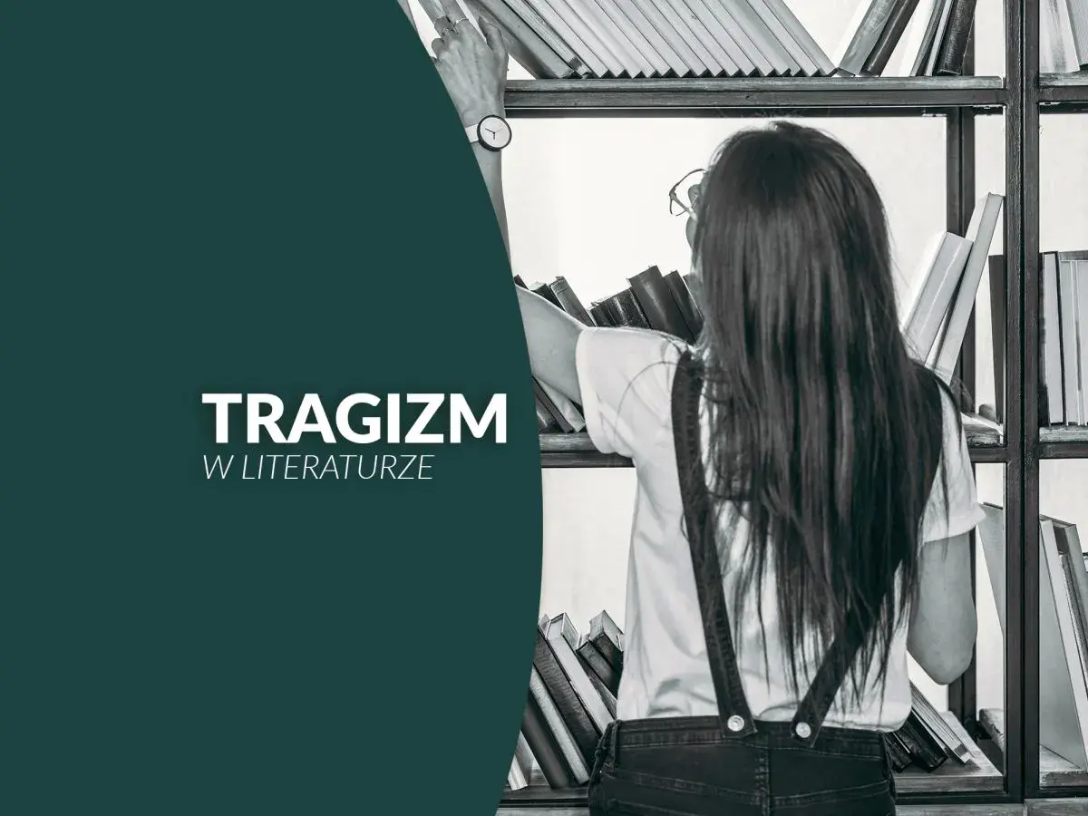 Dziewczyna szuka książek o tragizmie w literaturze. Na półkach biblioteki widać wiele tomów.