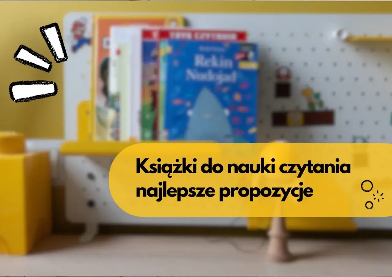 Kolorowa półka z książkami dla dzieci, w tym "Rekin Nudojad". To najlepsza książka do nauki czytania, pełna przygód.