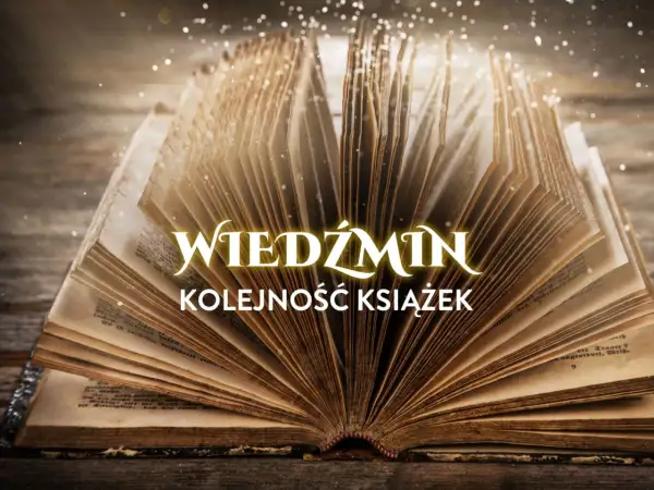 Otwarta, stara księga z widocznymi wszystkimi książkami Wiedźmin. Złote litery na okładce.
